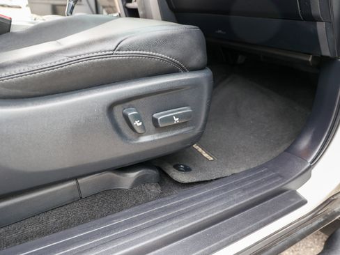 Used 2022 Toyota 4Runner SR5 Premium w/ Moonroof Package AWD/4WD image 36