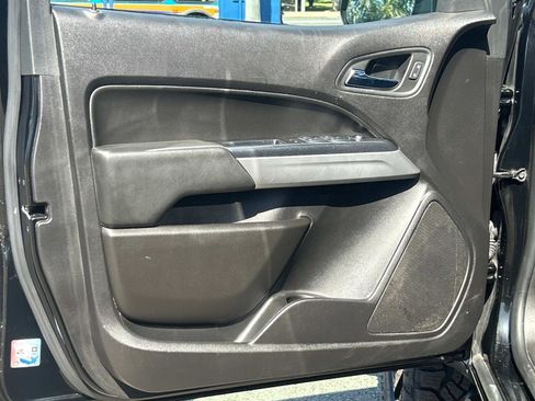 Used 2021 Chevrolet Colorado ZR2 w/ ZR2 Midnight Special Edition image 19