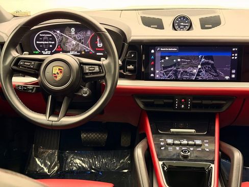 Used 2024 Porsche Cayenne Coupe image 26