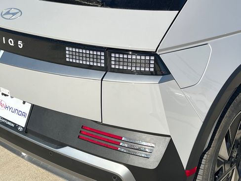 New 2026 Hyundai Ioniq 5 SE image 13