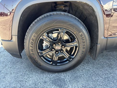 Used 2021 GMC Acadia AT4 w/ GMC Pro Grade Package AWD/4WD image 9