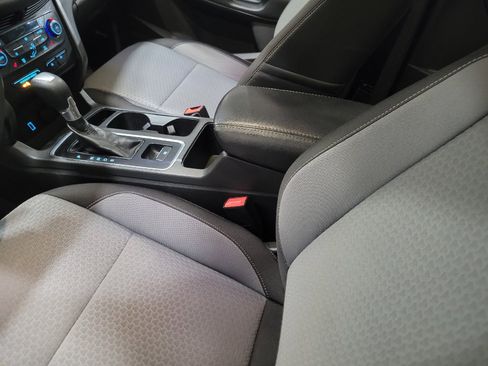 Used 2017 Ford Escape SE w/ SE Cold Weather Package FWD image 26