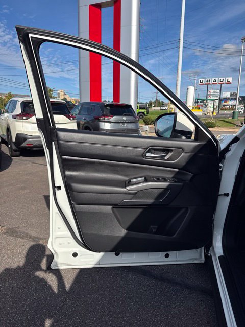 Certified 2023 Nissan Pathfinder SL w/ SL Premium Package AWD/4WD image 11