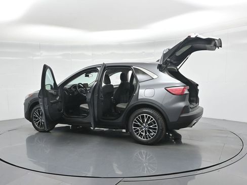 Used 2021 Ford Escape SE image 36