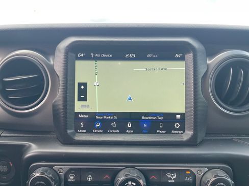 Used 2022 Jeep Gladiator Sport AWD/4WD image 11