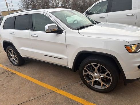 Used 2019 Jeep Grand Cherokee Limited image 2