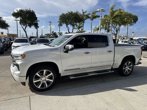 Used 2024 Chevrolet Silverado 1500 High Country w/ Technology Package AWD/4WD image 10
