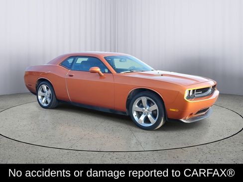 Used 2011 Dodge Challenger Base image 2