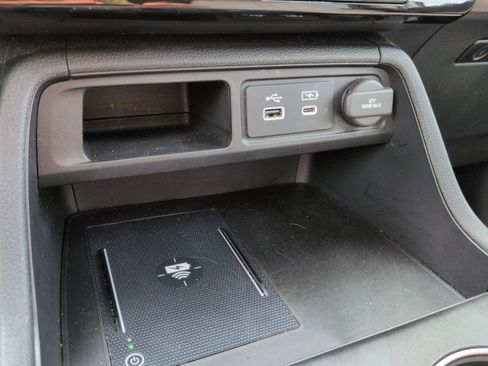 Used 2024 Honda Pilot Touring image 21