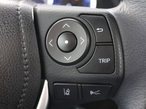 Used 2018 Toyota Corolla SE w/ SE Premium Package FWD image 12