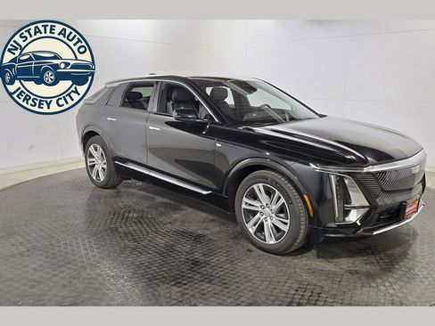 Used 2024 Cadillac Lyriq Tech AWD/4WD image 1