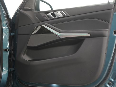 Used 2023 BMW X7 xDrive40i image 9