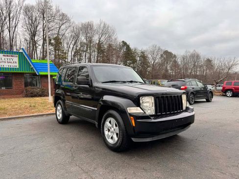 Used 2009 Jeep Liberty Sport w/ Popular Equipment Group image 3
