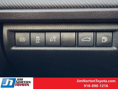 Used 2025 Toyota Camry SE image 24