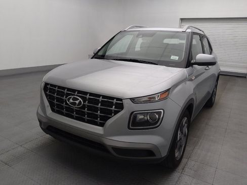 Used 2022 Hyundai Venue SEL FWD image 15