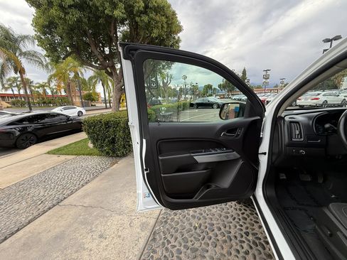 Used 2021 Chevrolet Colorado LT RWD image 14