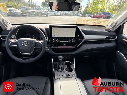 Certified 2026 Toyota Highlander Limited image 13