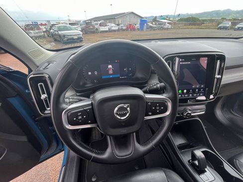 Used 2024 Volvo XC40 B5 Core AWD/4WD image 36