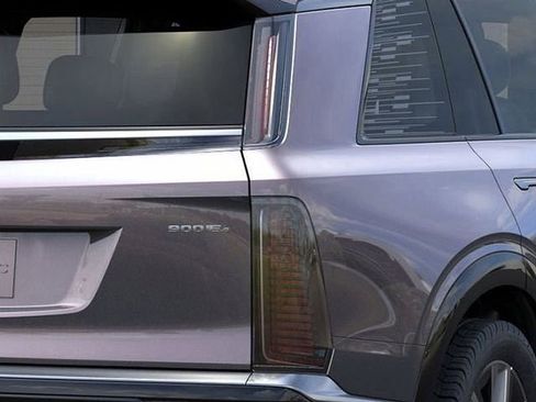 New 2026 Cadillac Vistiq Luxury w/ LPO, Floor Liner Package image 15