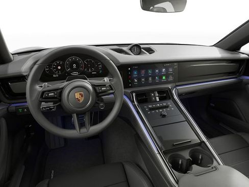 Certified 2025 Porsche Panamera 4 image 4