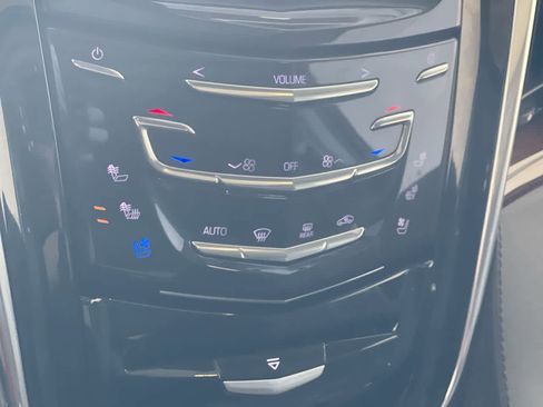 Used 2020 Cadillac Escalade Luxury image 19