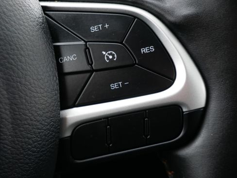 Used 2018 Jeep Compass Latitude w/ Cold Weather Group image 24