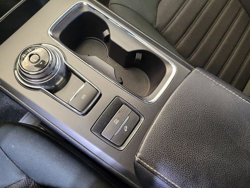 Used 2020 Ford Fusion SE image 26