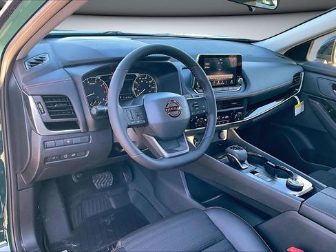 Used 2026 Nissan Rogue SV w/ Rock Creek Premium Package image 7