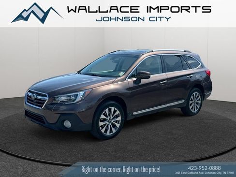 Used 2019 Subaru Outback 2.5i Touring AWD/4WD image 2