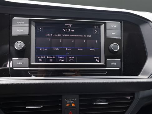 Certified 2024 Volkswagen Jetta SE FWD image 23