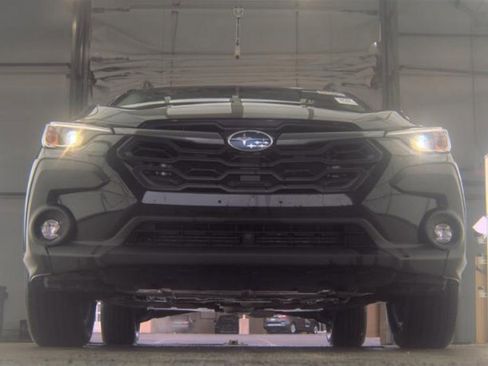 Used 2024 Subaru Crosstrek 2.0i Premium image 3