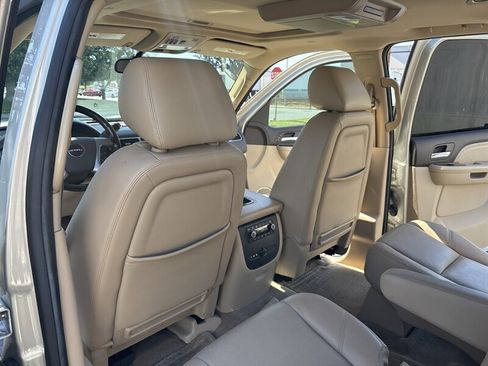 Used 2014 GMC Yukon XL Denali AWD/4WD image 11