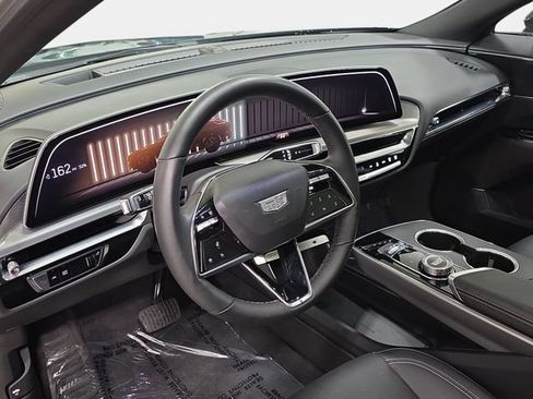 Used 2024 Cadillac Lyriq Sport AWD/4WD image 13