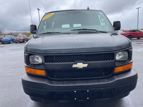 Used 2017 Chevrolet Express 2500 Work Van image 3