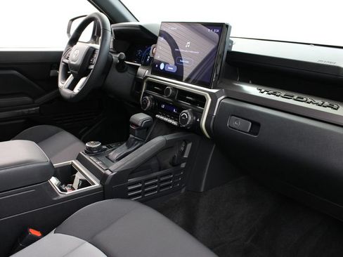 Used 2025 Toyota Tacoma TRD Off-Road AWD/4WD image 23