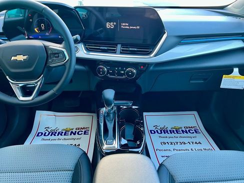 New 2026 Chevrolet Trax LT w/ Driver Confidence Package image 12