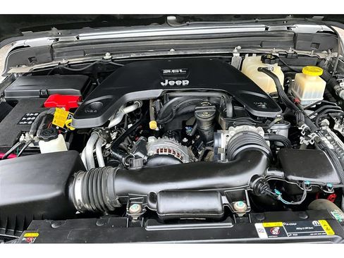 Used 2021 Jeep Gladiator Sport image 11