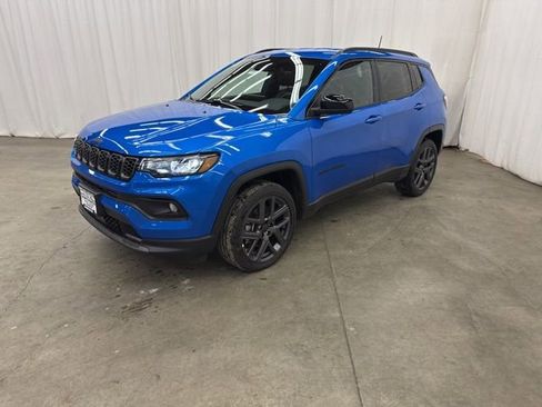 New 2026 Jeep Compass Latitude image 3