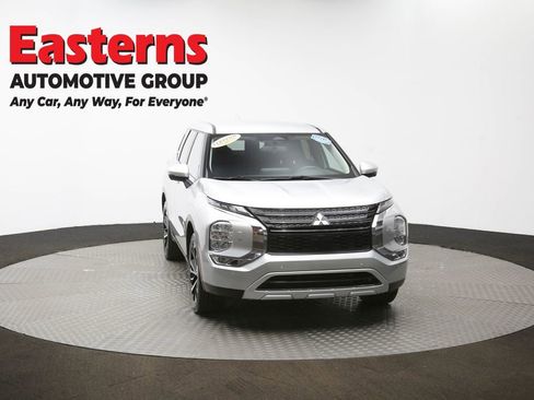 Used 2024 Mitsubishi Outlander SE image 50