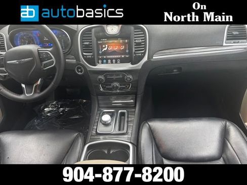 Used 2021 Chrysler 300 Touring w/ Chrome Appearance Package RWD image 24