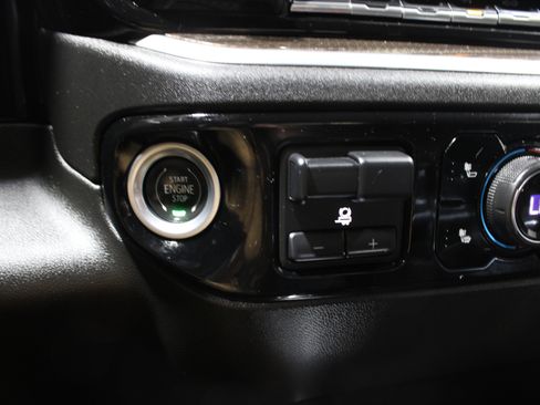 Used 2022 Chevrolet Silverado 1500 RST image 24