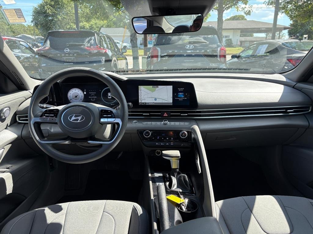 Certified 2024 Hyundai Elantra SEL FWD image 6