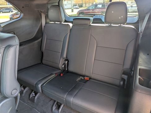 Used 2025 Buick Enclave Preferred image 16