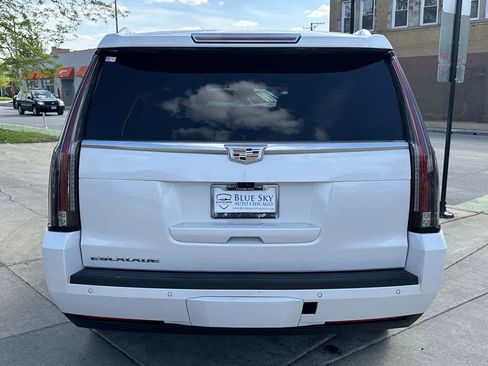 Used 2020 Cadillac Escalade ESV Luxury AWD/4WD image 6