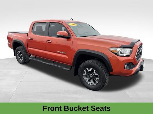 Used 2018 Toyota Tacoma TRD Off-Road image 9