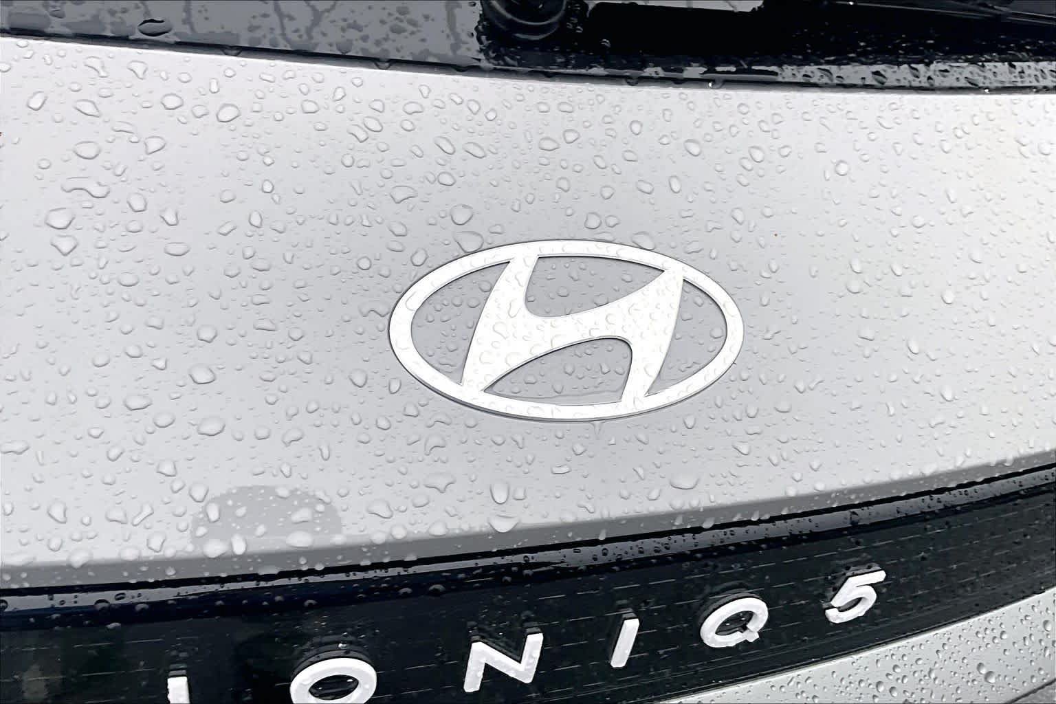 New 2027 Hyundai Ioniq 5 SE AWD/4WD image 8
