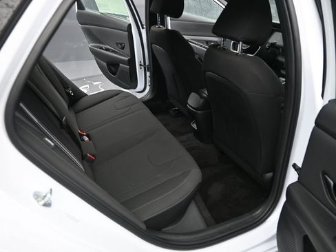 Certified 2025 Hyundai Elantra Sport image 21