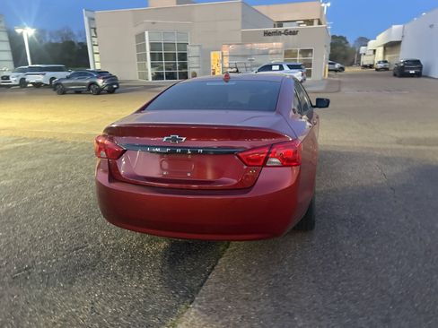 Used 2014 Chevrolet Impala LT w/ Convenience Package image 15