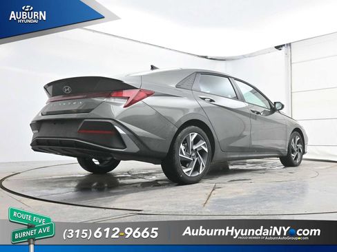 New 2025 Hyundai Elantra Sport FWD image 18
