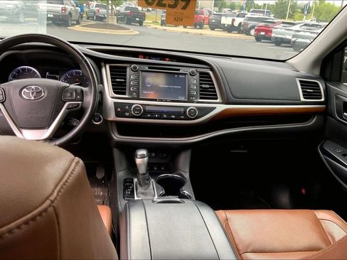 Used 2018 Toyota Highlander Limited Platinum w/ Protection Package #3 AWD/4WD image 10